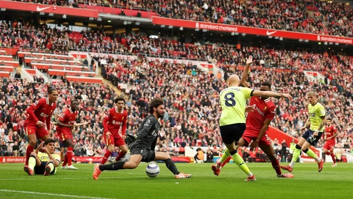 Babak I Liverpool Vs Southampton: Blunder Bikin Si Merah Tertinggal 0-1