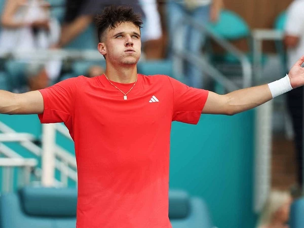 Jakub Mensik Lumpuhkan Arthur Fils Demi Semifinal Di Miami