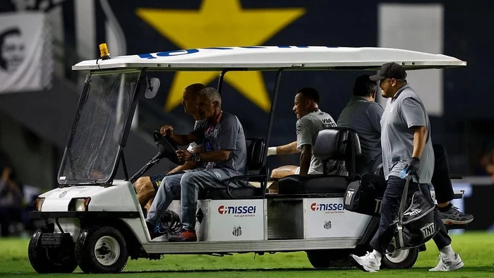 Tangis Neymar yang Cedera Lagi